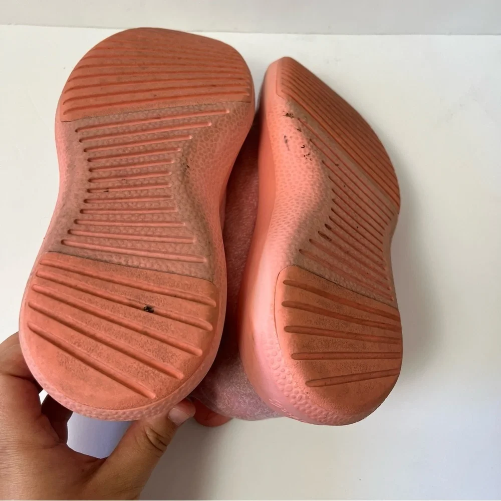 allbirds coral runner